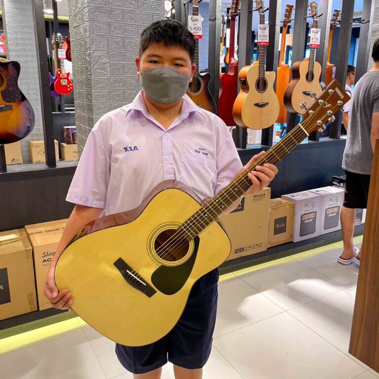 Yamaha F310 ลูกค้า Music Arms