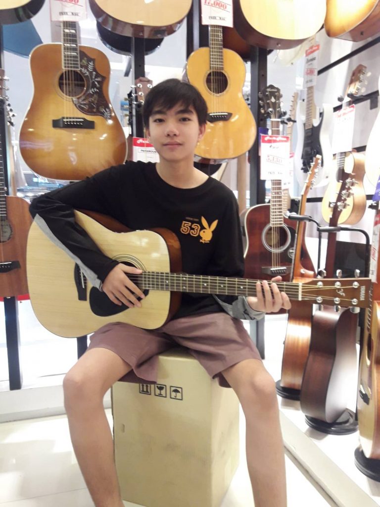 ขอบคุณลูกค้า กีต้าร์โปร่ง Yamaha F310