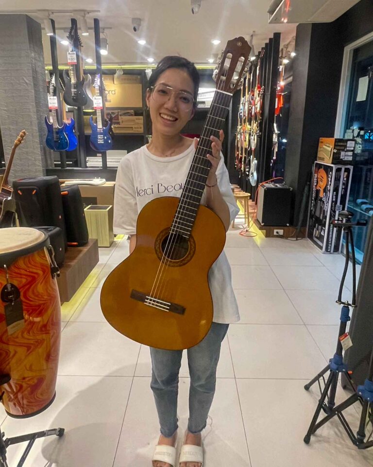 คลาสสิค YAMAHA C40 ชล