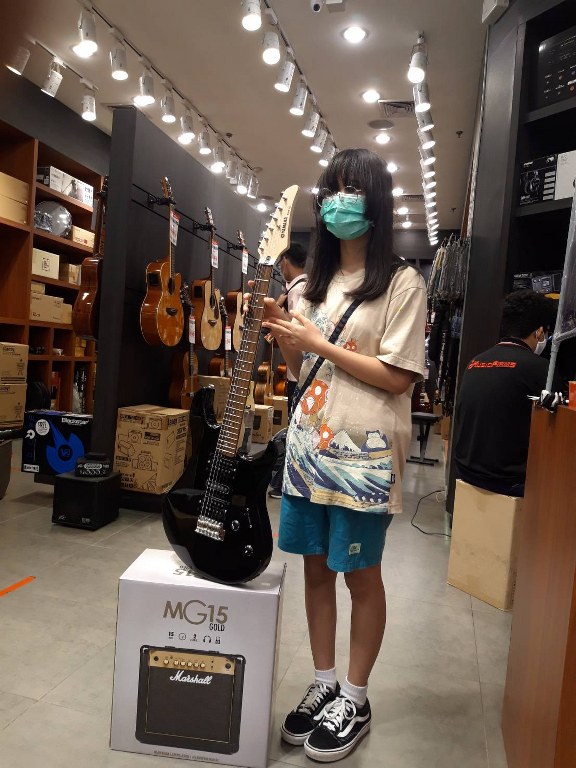 yamaha ERG121U + Marshall MG15G