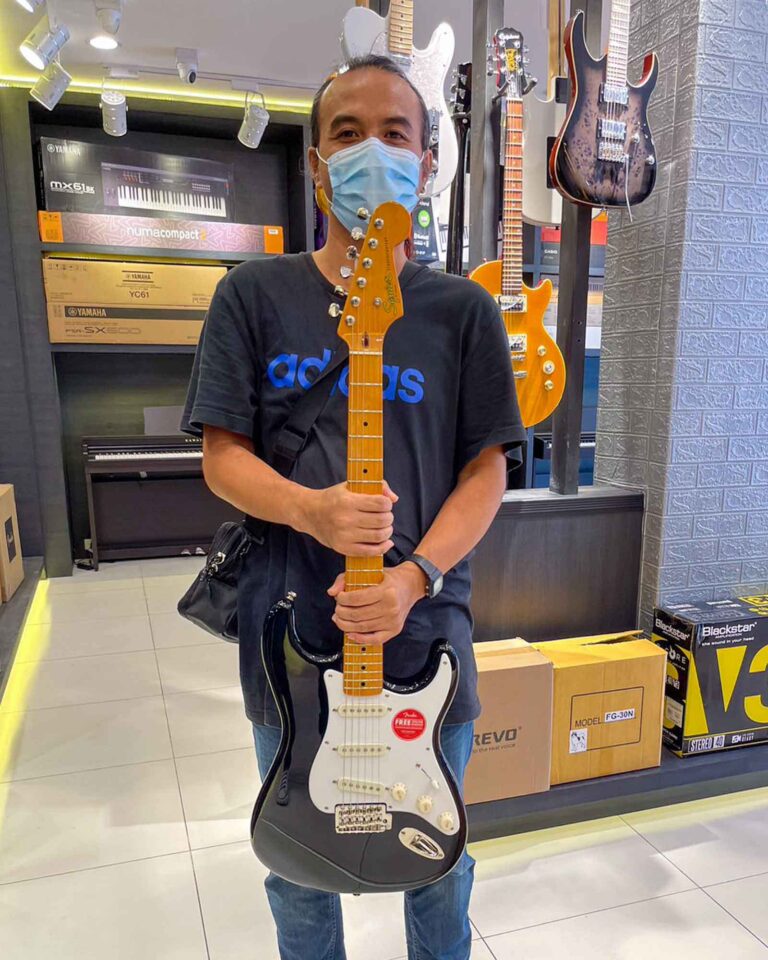 ไฟฟ้า SQUIER CLASSIC VIBE 50S STRAT MN Black ชล