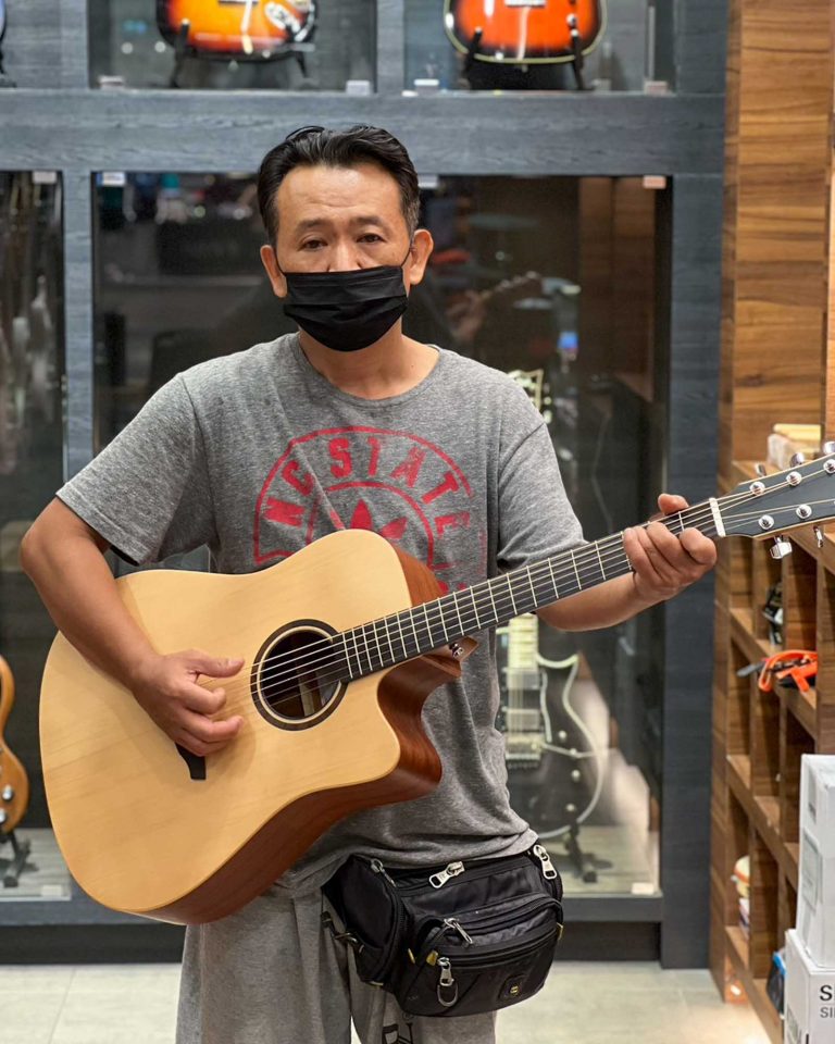 Veelah V1-DCE ลูกค้า Music Arms