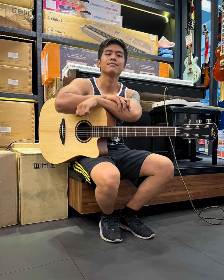 Veelah V1-DCE ลูกค้า Music Arms