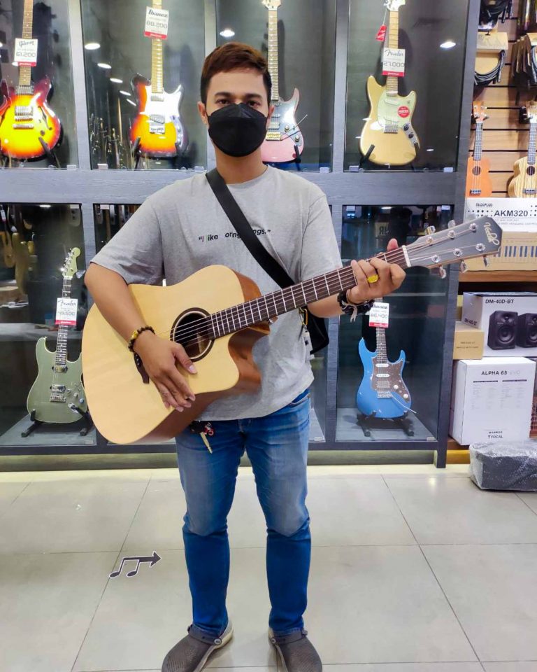 Veelah V1-DCE ลูกค้า Music Arms