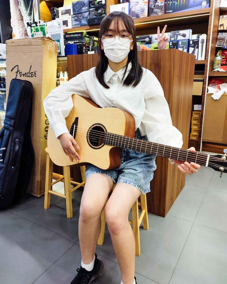 Veelah V1-DCE ลูกค้า Music Arms