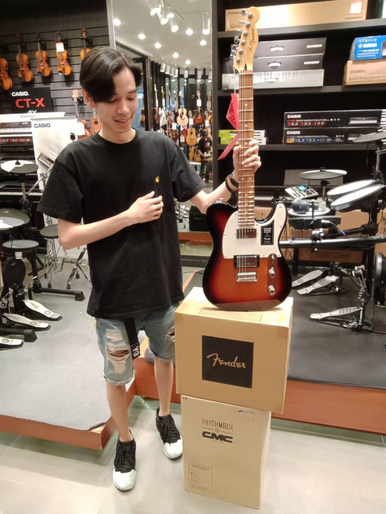 ลูกค้าที่ซื้อ Fender Champion 20 แอมป์กีตาร์ไฟฟ้า