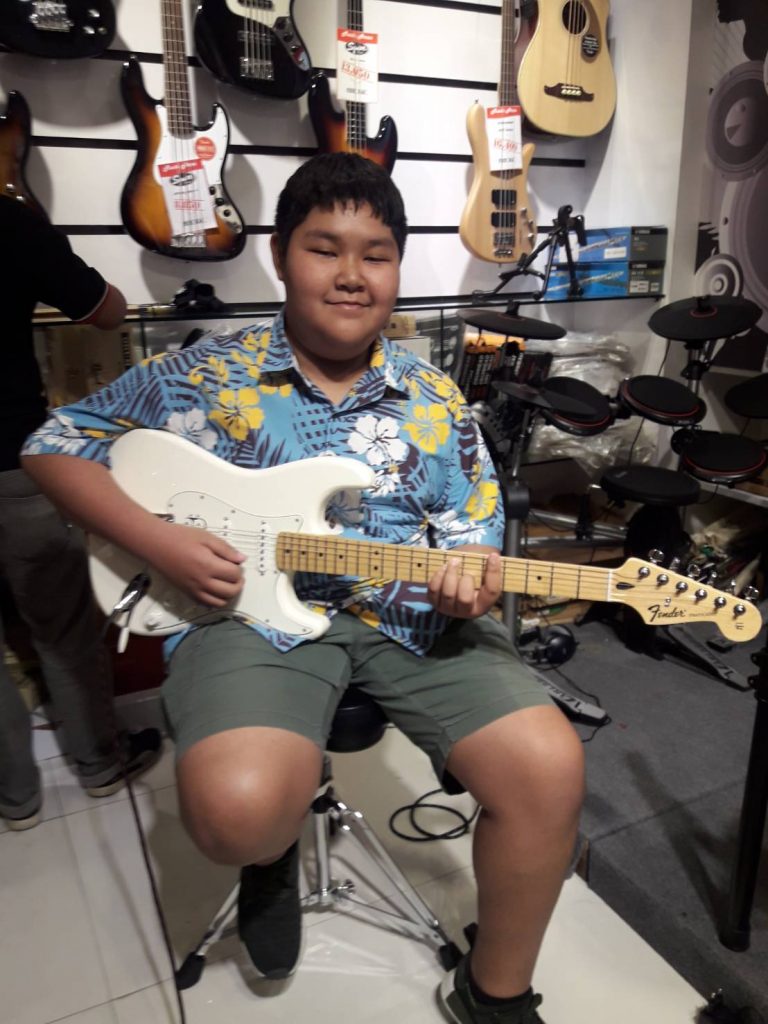 FENDER MEXICO STD STRAT HSS MN