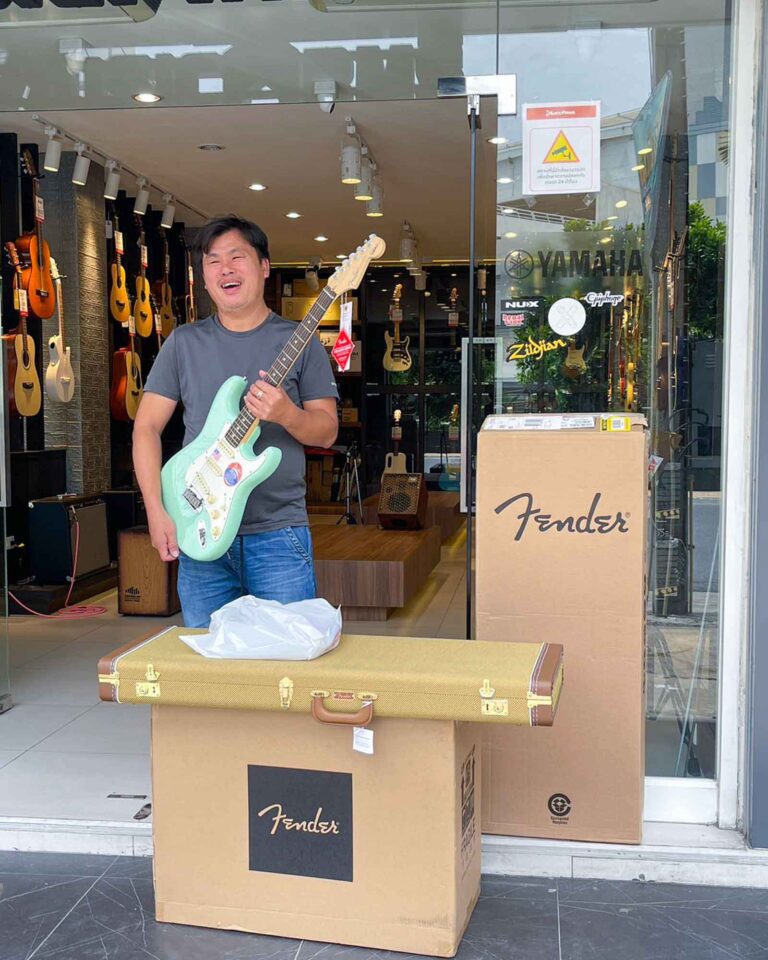 ลูกค้าที่ซื้อ Fender Jeff Beck Stratocaster กีตาร์ไฟฟ้า