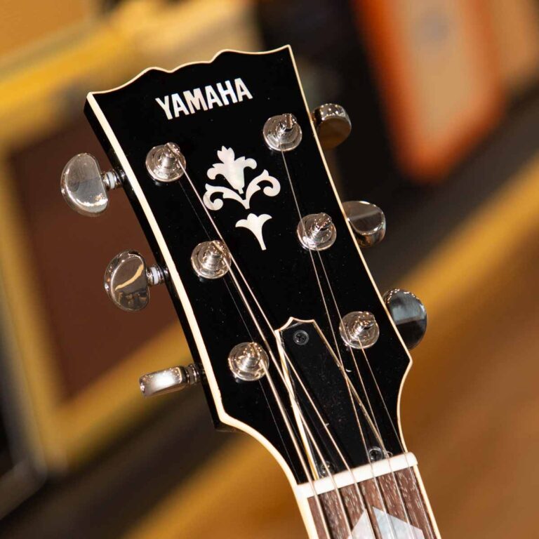 Yamaha SG1820 กีตาร์ไฟฟ้า ขายราคาพิเศษ