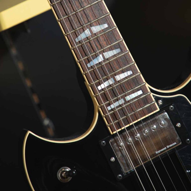 Yamaha SG1820 กีตาร์ไฟฟ้า ขายราคาพิเศษ