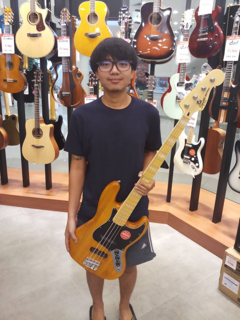 squier bass vin mod J bass 77