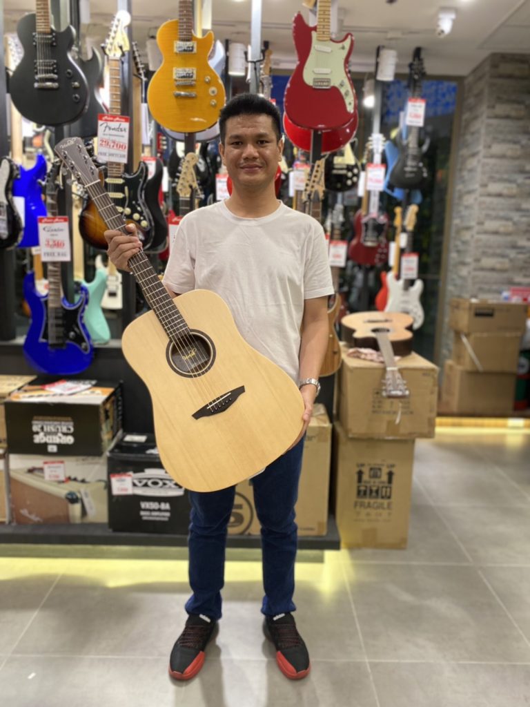 กีตาร์โปร่ง Veelah V1 D body