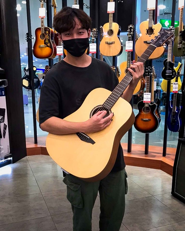 Veelah V1-D ลูกค้า Music Arms