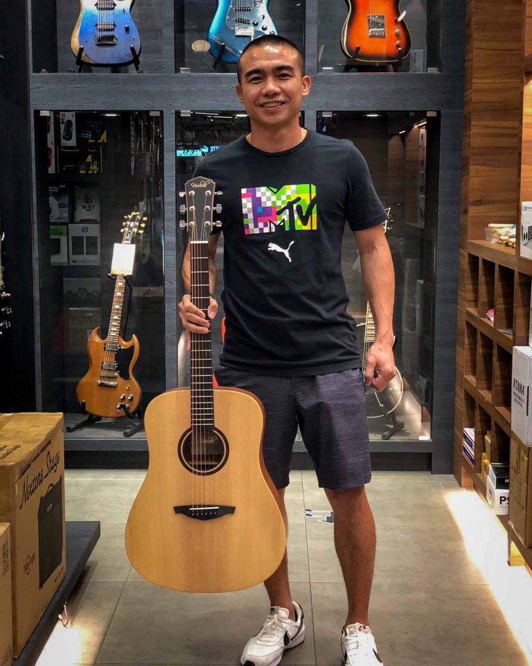 Veelah V1-D ลูกค้า Music Arms