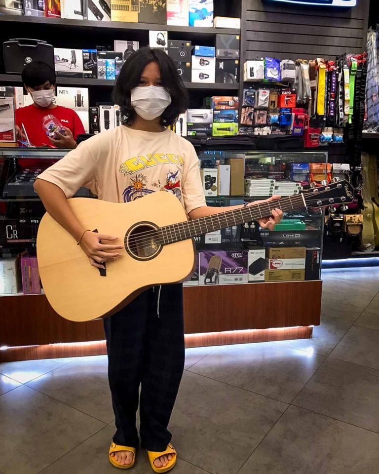 Veelah V1-D ลูกค้า Music Arms