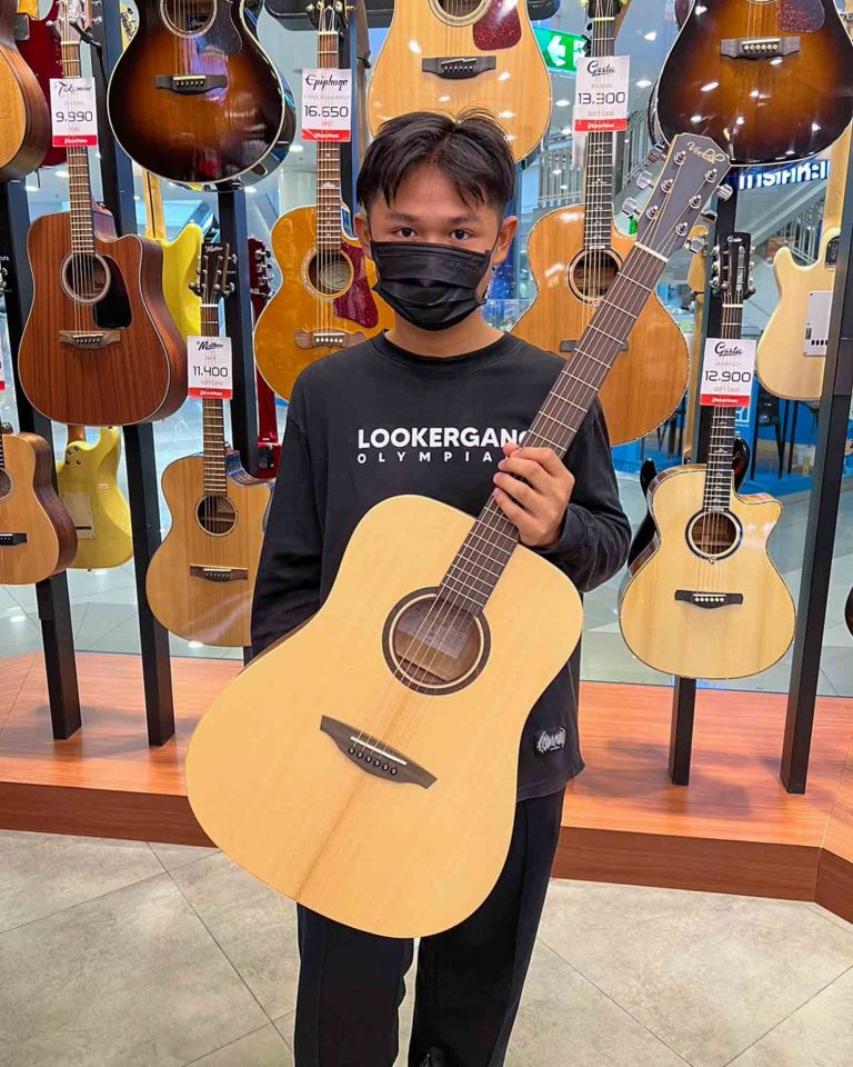 Veelah V1-D ลูกค้า Music Arms