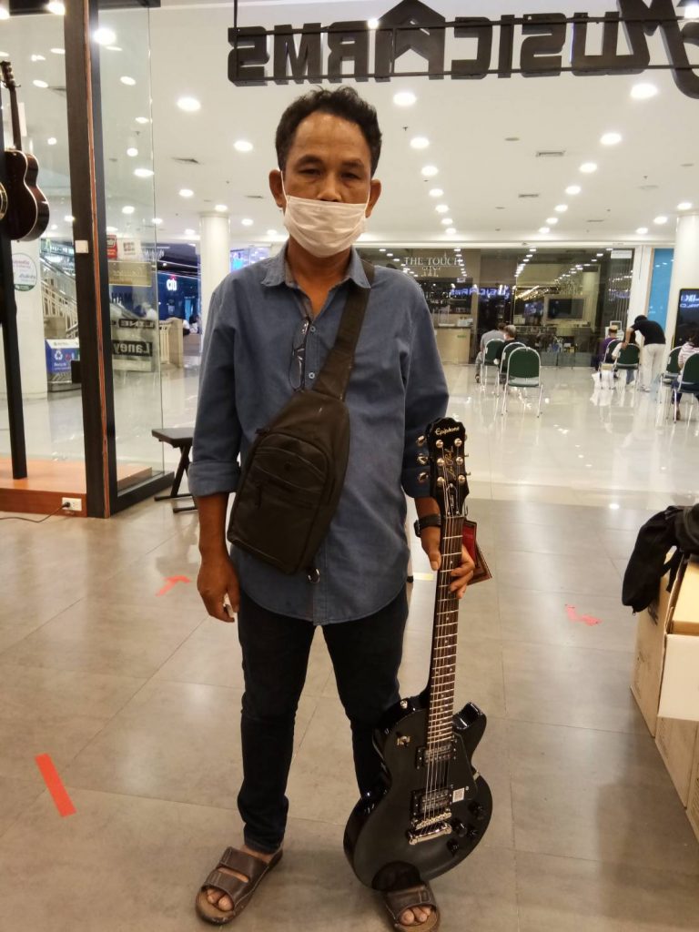 Epiphone Les Paul studio ลูกค้า