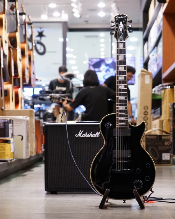 Epiphone Matt Heafy Les Paul Custom 7 String Show Case