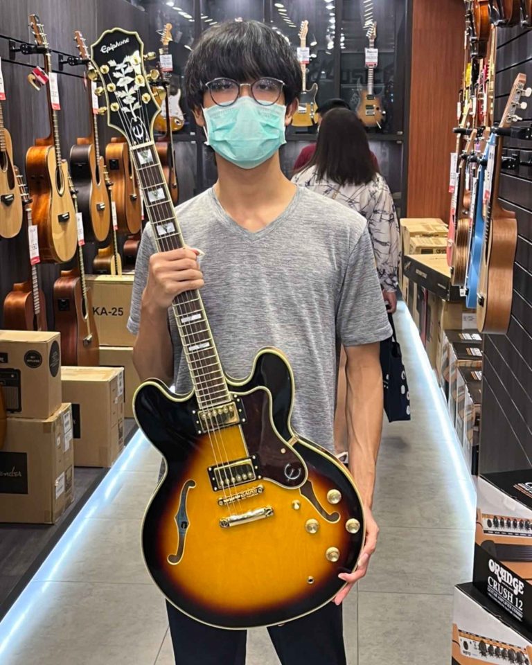 Epiphone Sheraton II Pro ลูกค้า Music Arms