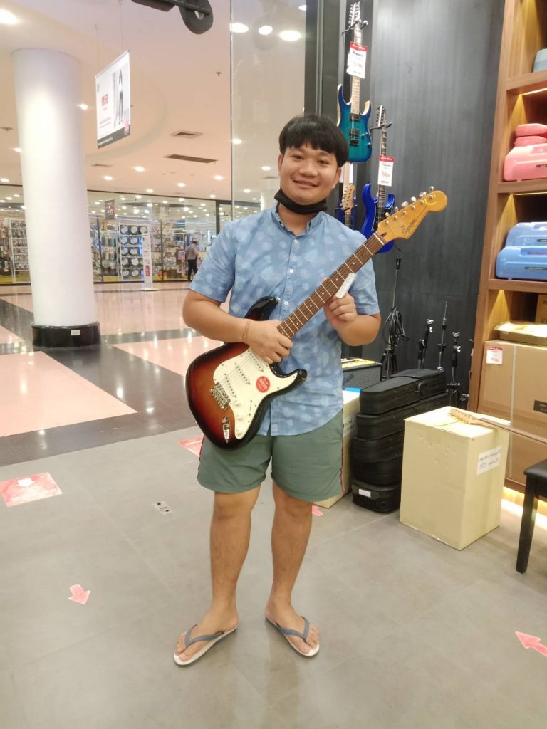 Squier strat classic vibe 60s ขอขอบคุณลูกค้าจากสาขาโคราชครับผม