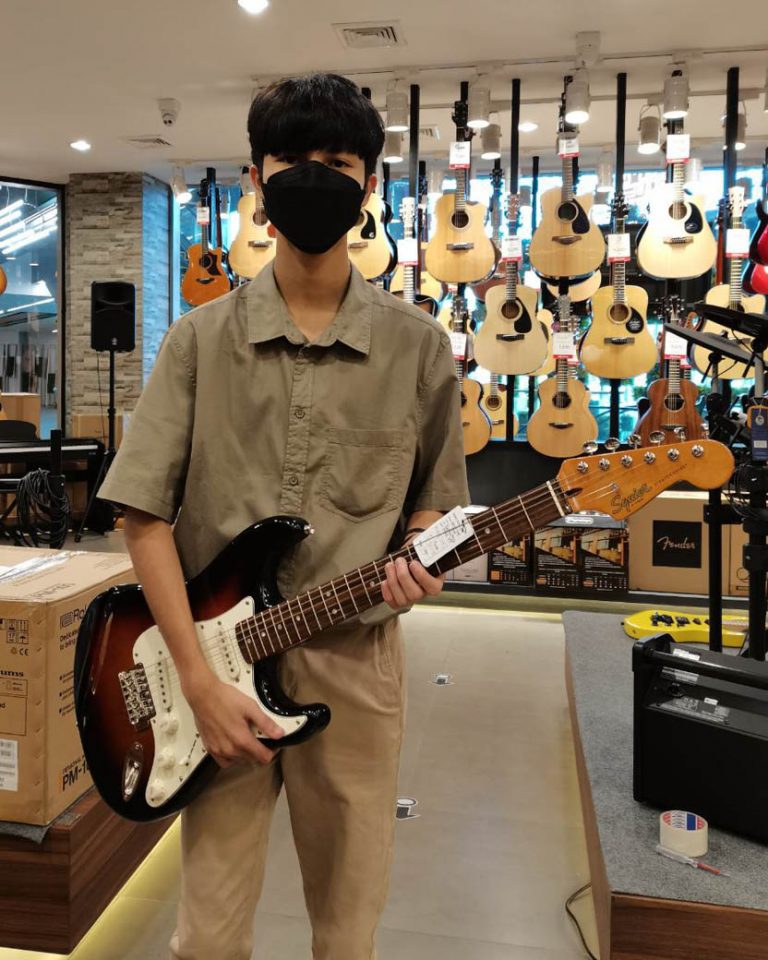 ไฟฟ้า SQUIER CLASSIC VIBE 60S STRAT LRL 3TS ซีคอน