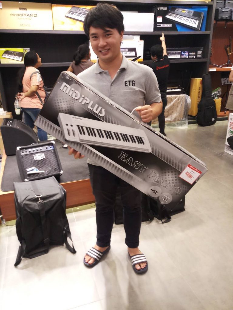 ลูกค้าที่ซื้อ Midiplus Easy Piano เปียโนไฟฟ้า