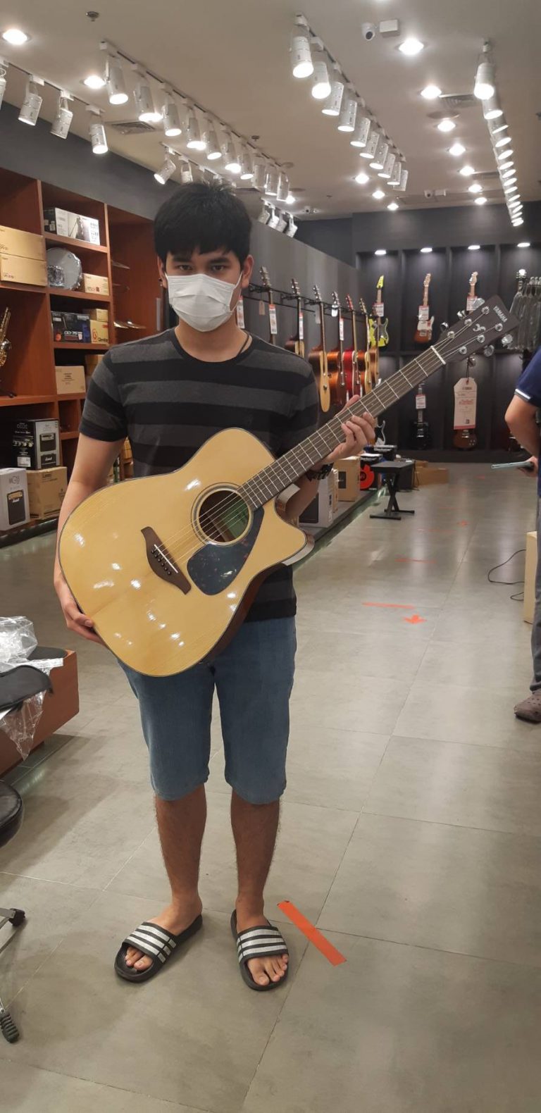 Yamaha FGX800C ลูกค้า