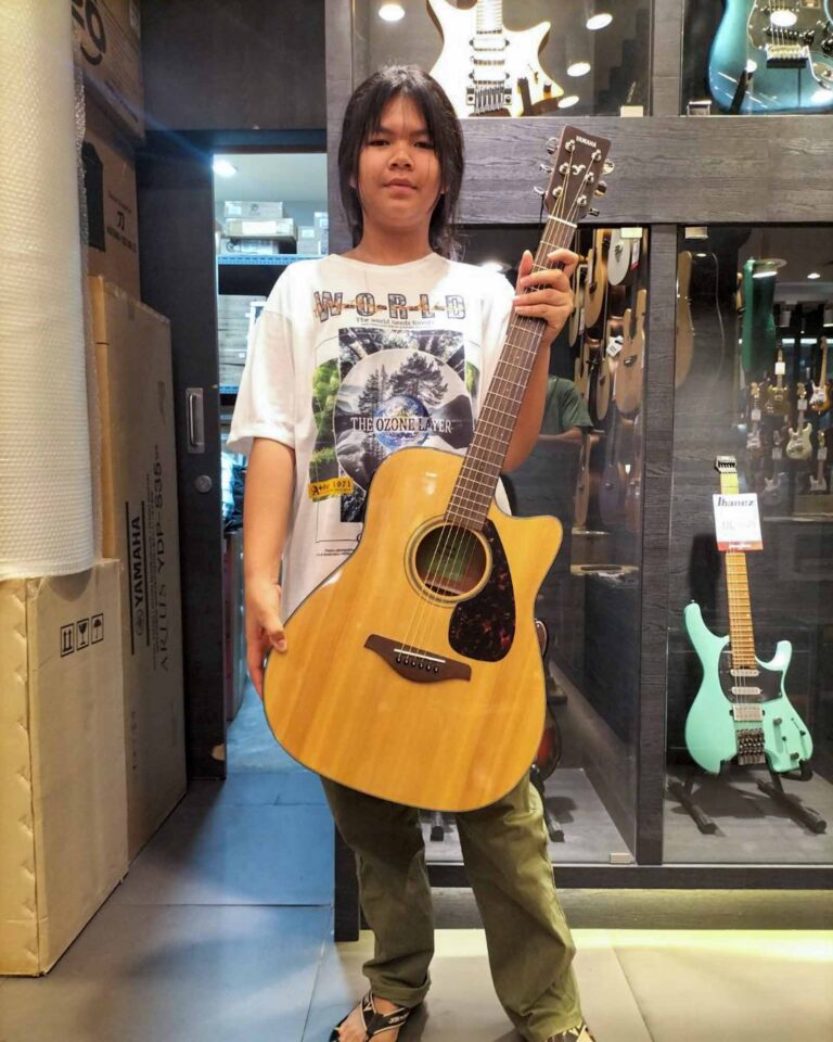 โปร่งไฟฟ้า Yamaha FGX800C แฟชั่น