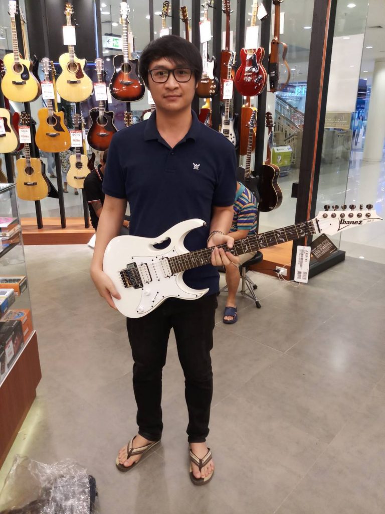 Ibanez jem jr w