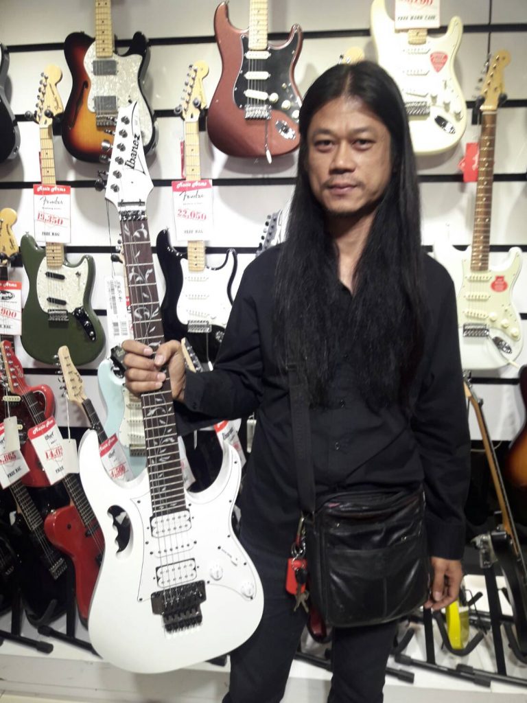 Ibanez jem jr