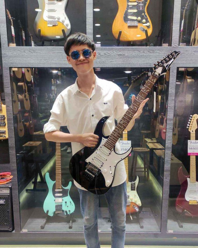 Ibanez JEM-JR ลูกค้า Music Arms