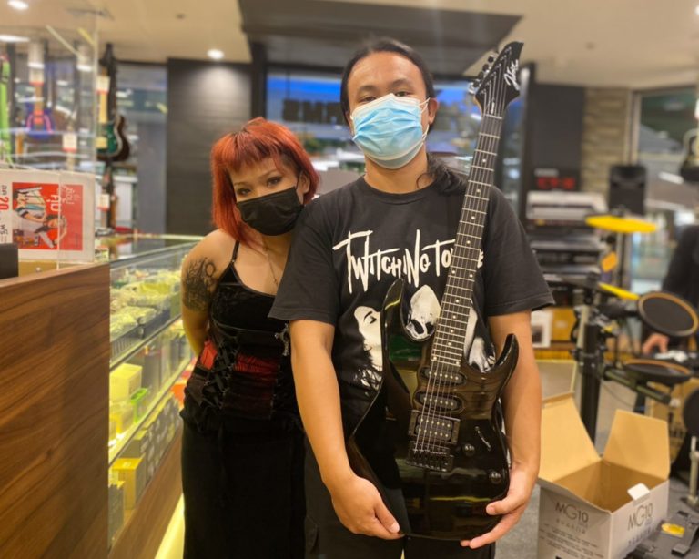 JR JUNIOR JE-112 MBK กับไฟฟ้า IBANEZ GRGR221PA AQB ซีคอน