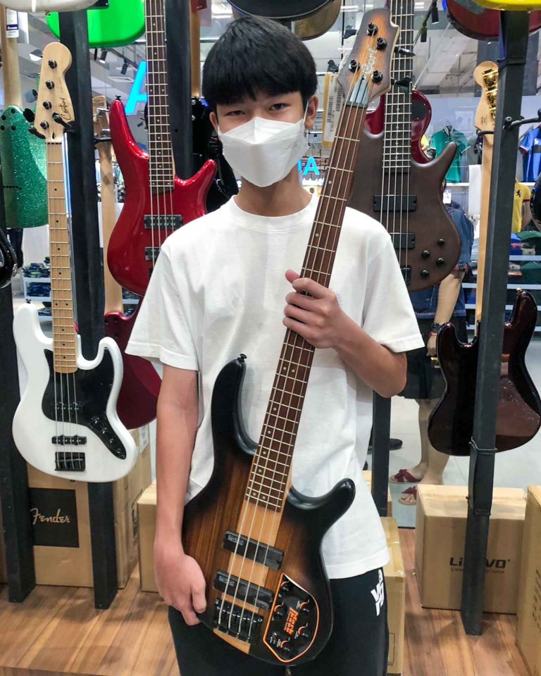 Cort C4 Plus ลูกค้า Music Arms