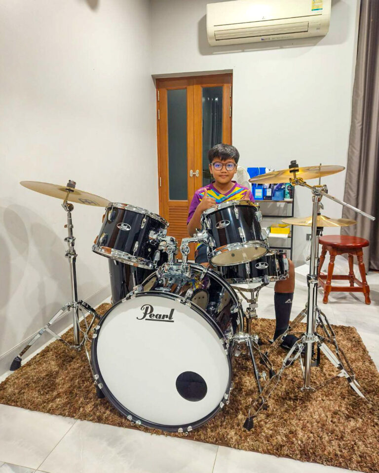 PEARL Road Show 31 Jet Black