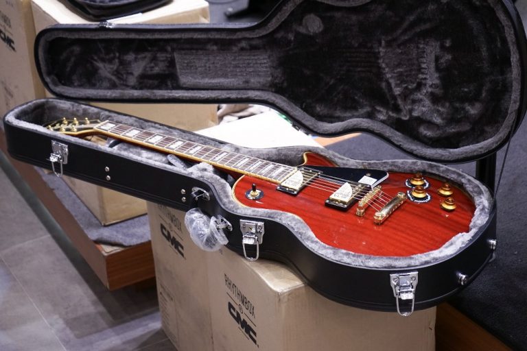 Showcase Epiphone Les Paul Custom 100 Anniversary Electric Guitar