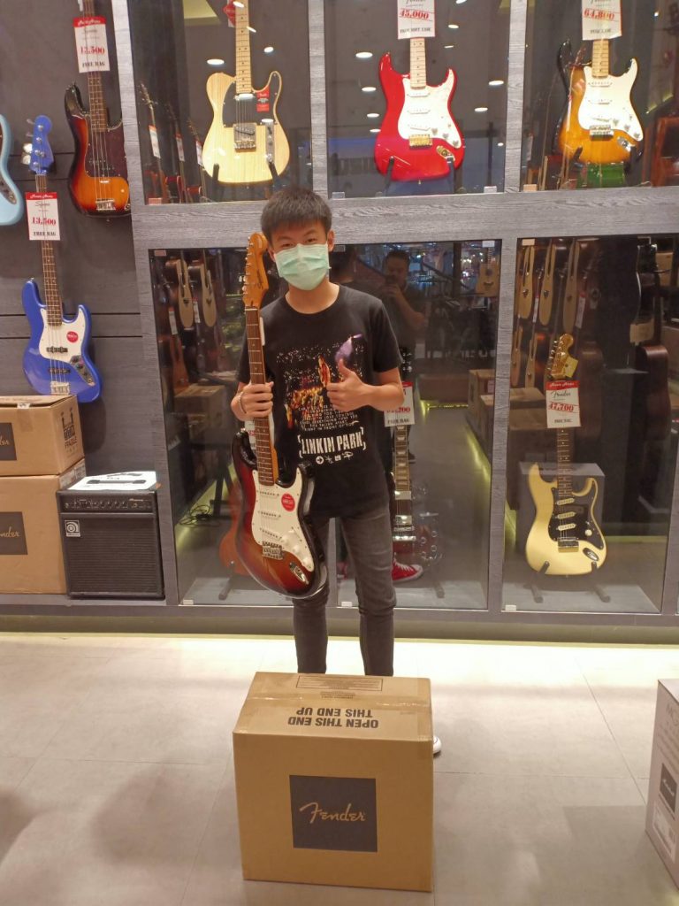 ์ fender Mustang I