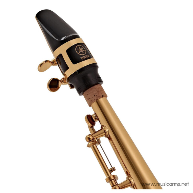 Close-up of a gold saxophone neck with a black Yamaha mouthpiece and cork, shown at an angle with ligature hardware visible. ขายราคาพิเศษ