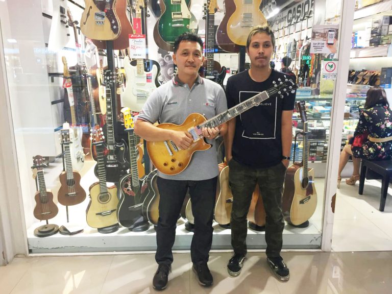 ลูกค้าที่ซื้อ Gibson Les Paul Standard 2017 T กีต้าร์คุณภาพ