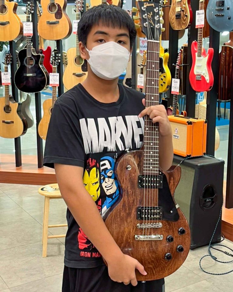 Gibson Les Paul Faded 2017 ลูกค้า Music Arms