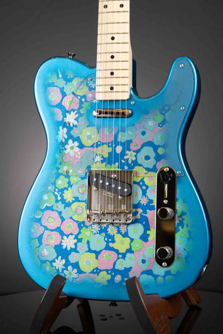 Fender Classic ’69 Blue Flower Telecaster center ขายราคาพิเศษ