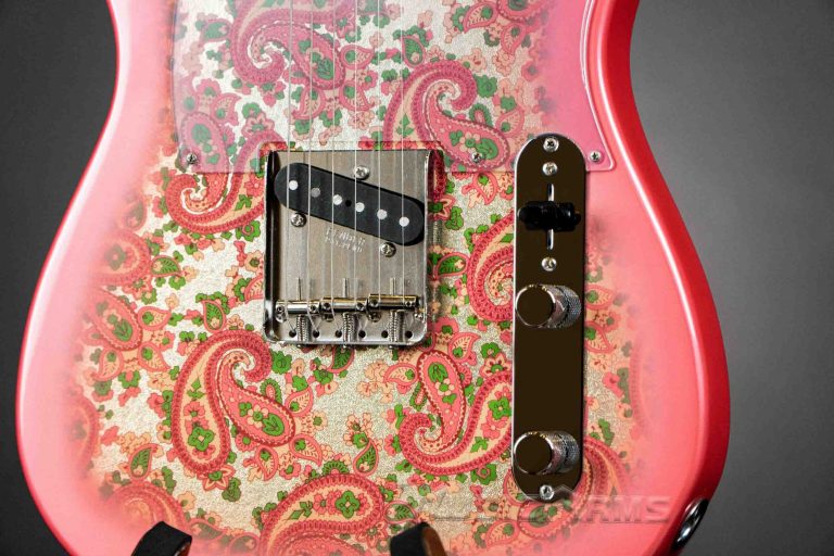 Fender-classic-69-Telecaster-close-up-1 ขายราคาพิเศษ