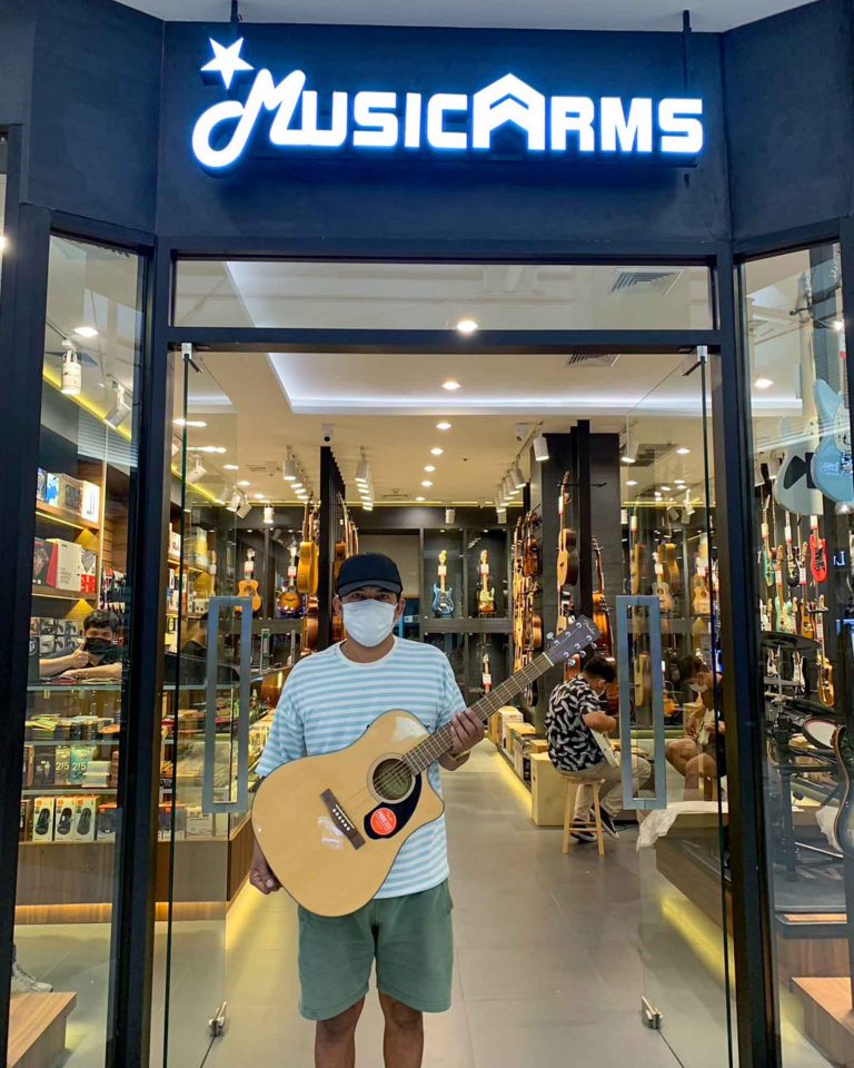 Fender CD-60SCE ลูกค้า Music Arms