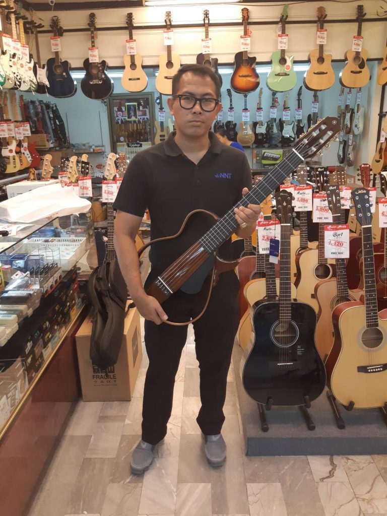 Yamaha Silent SLG200NW