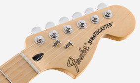 กีต้าร์ Fender Deluxe Stratocasterบลิช