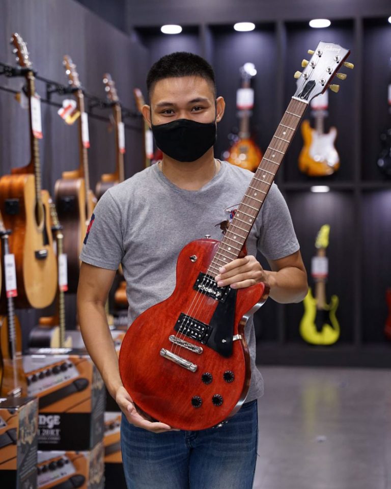 ลูกค้าที่ซื้อ Gibson Les Paul Faded 2018 กีตาร์ไฟฟ้า