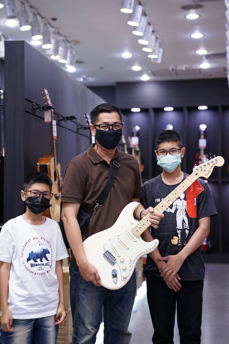 ขอขอบคุณลูกค้า Fender Dlx roadhouse รังสิต