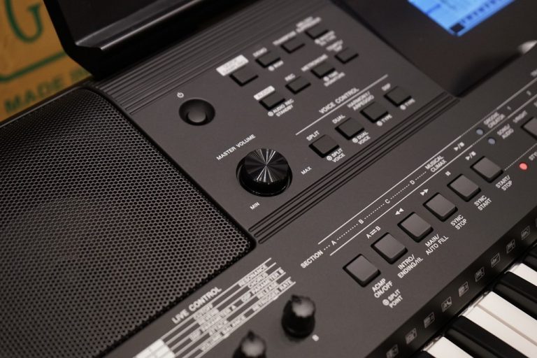 Yamaha PSR-E463 control