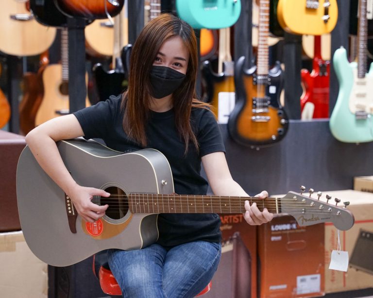 Fender Redondo player (1)