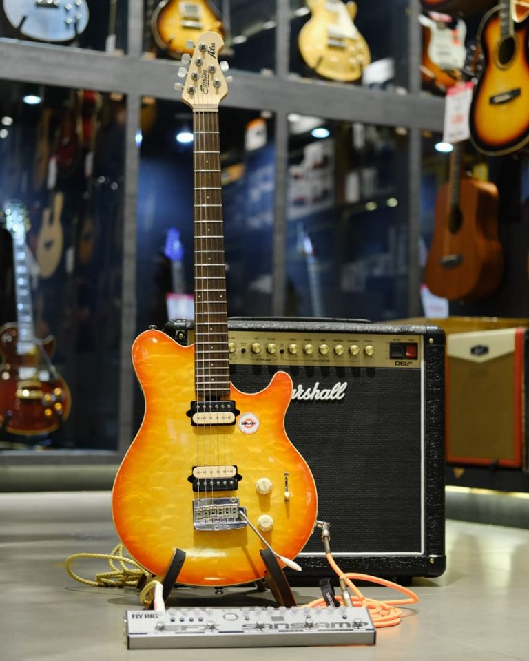 STERLING AX30D Cherry Burst ตัวเต็ม