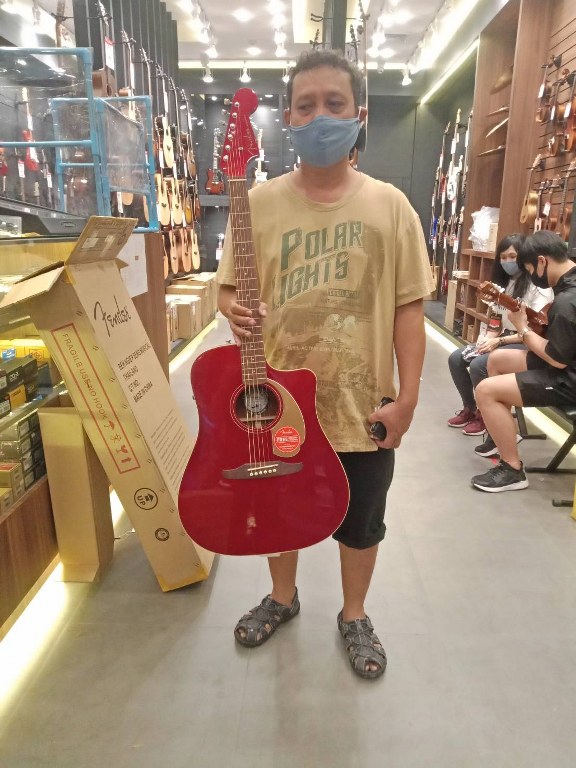 ลูกค้าที่ซื้อ Fender Redondo Player กีตาร์โปร่งไฟฟ้า